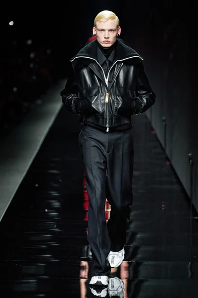 Look 8